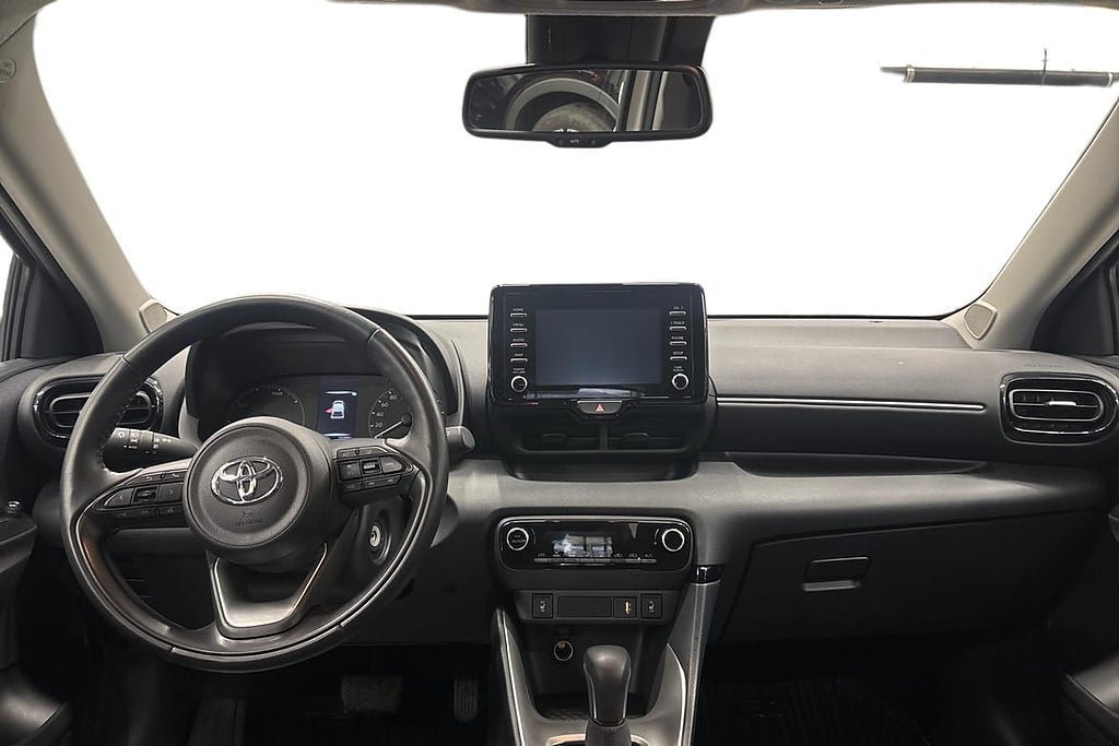 Vehicle Image 9