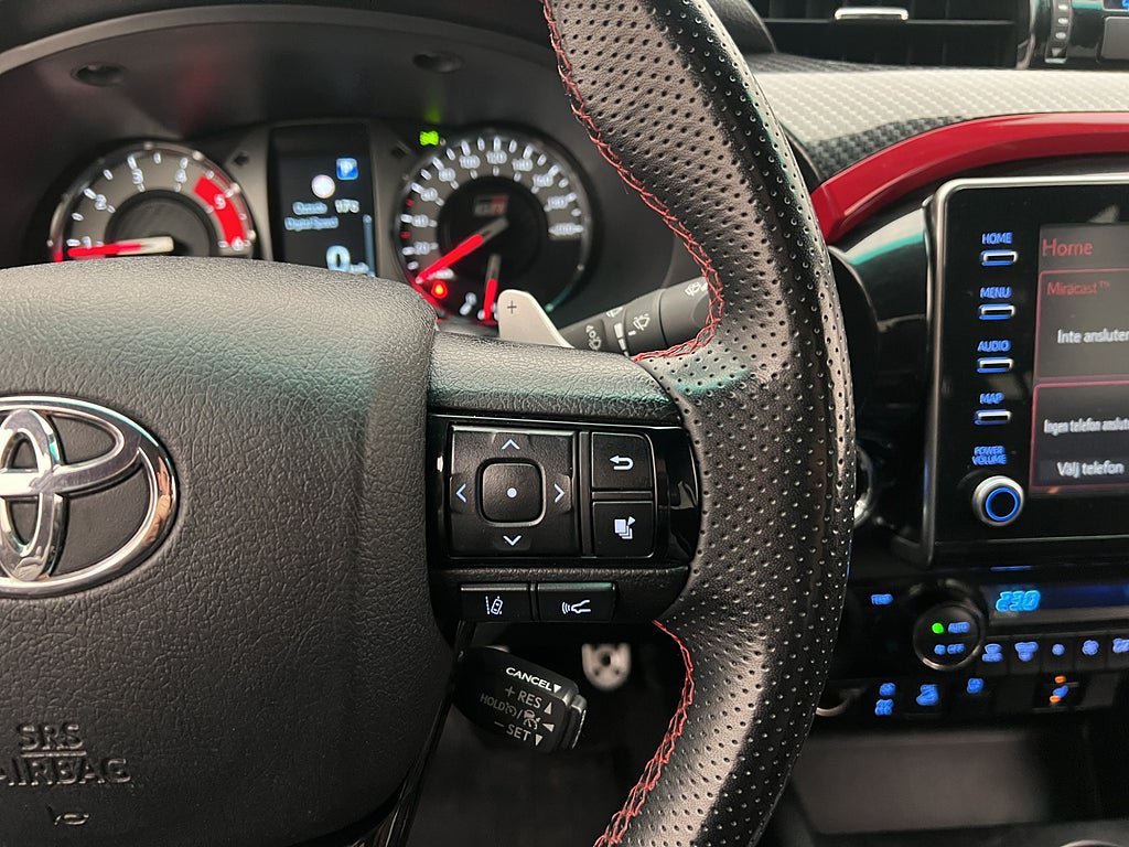 Vehicle Image 25
