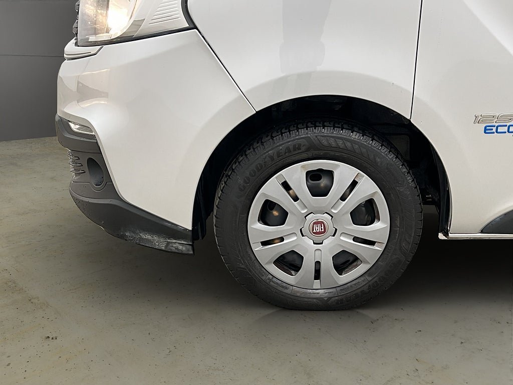 Vehicle Image 28