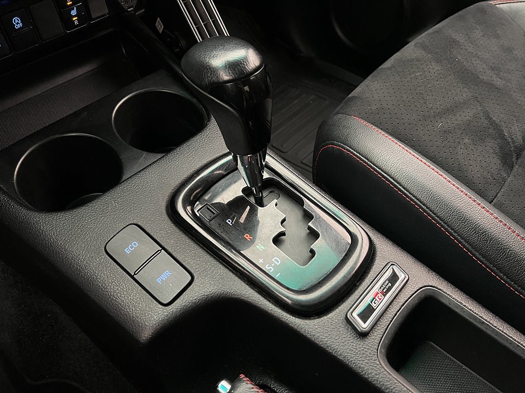 Vehicle Image 32