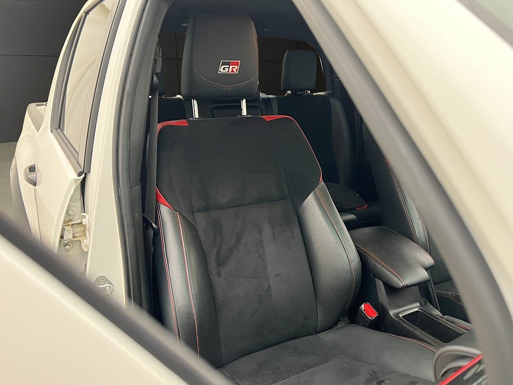 Vehicle Image 37