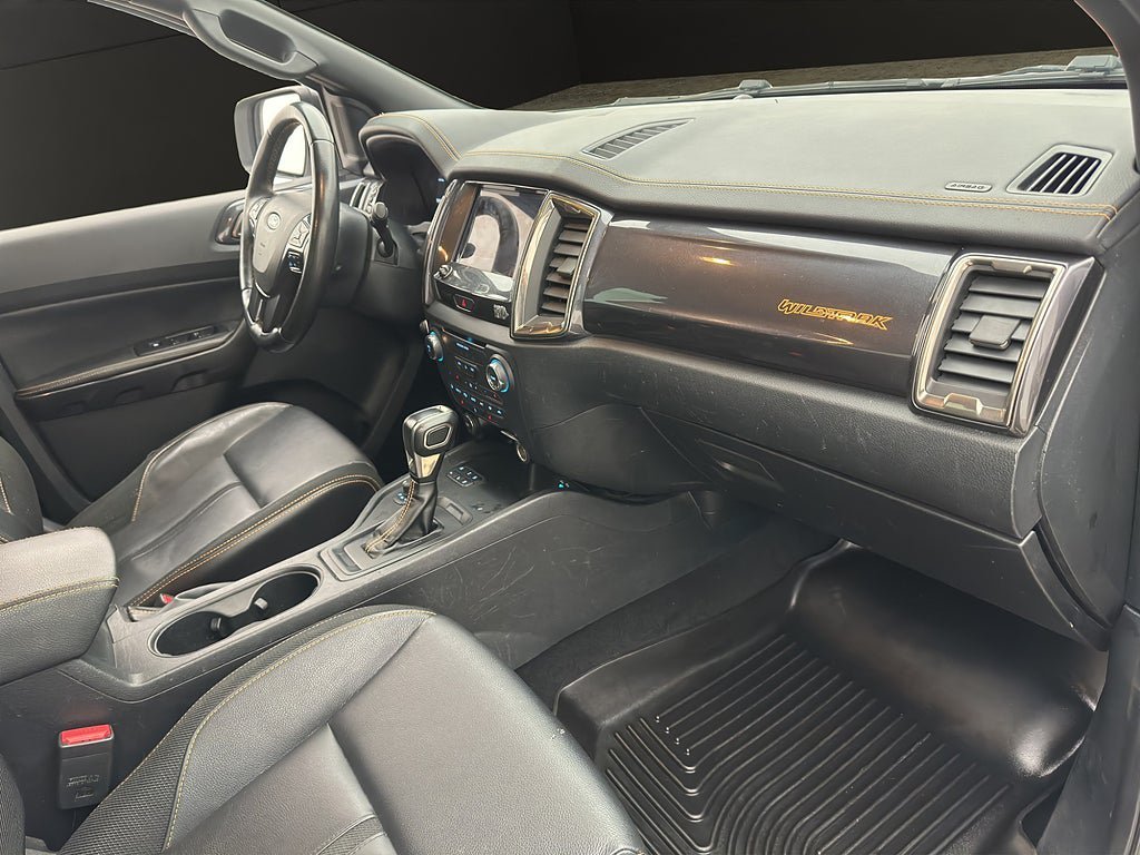 Vehicle Image 32