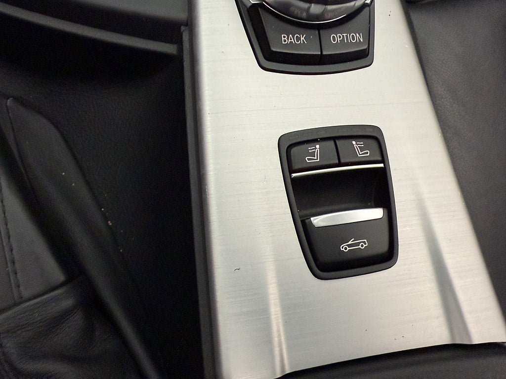 Vehicle Image 26