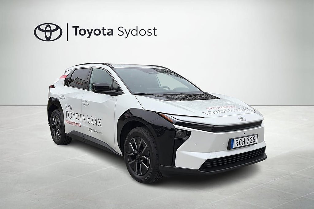 Vehicle Image 8
