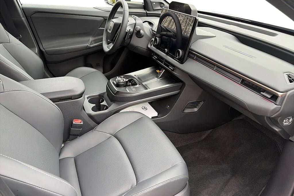 Vehicle Image 9