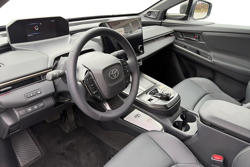 Vehicle Image 13