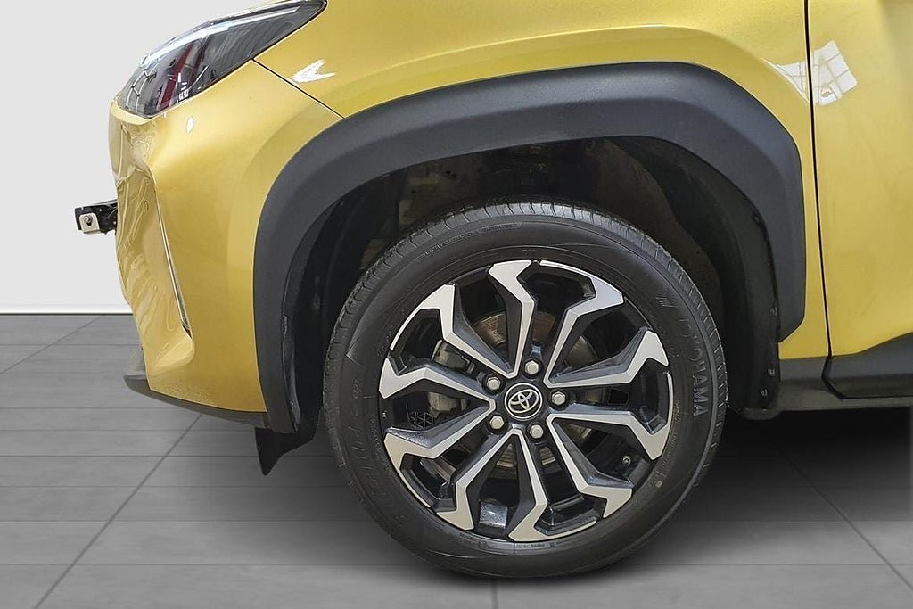 Vehicle Image 11