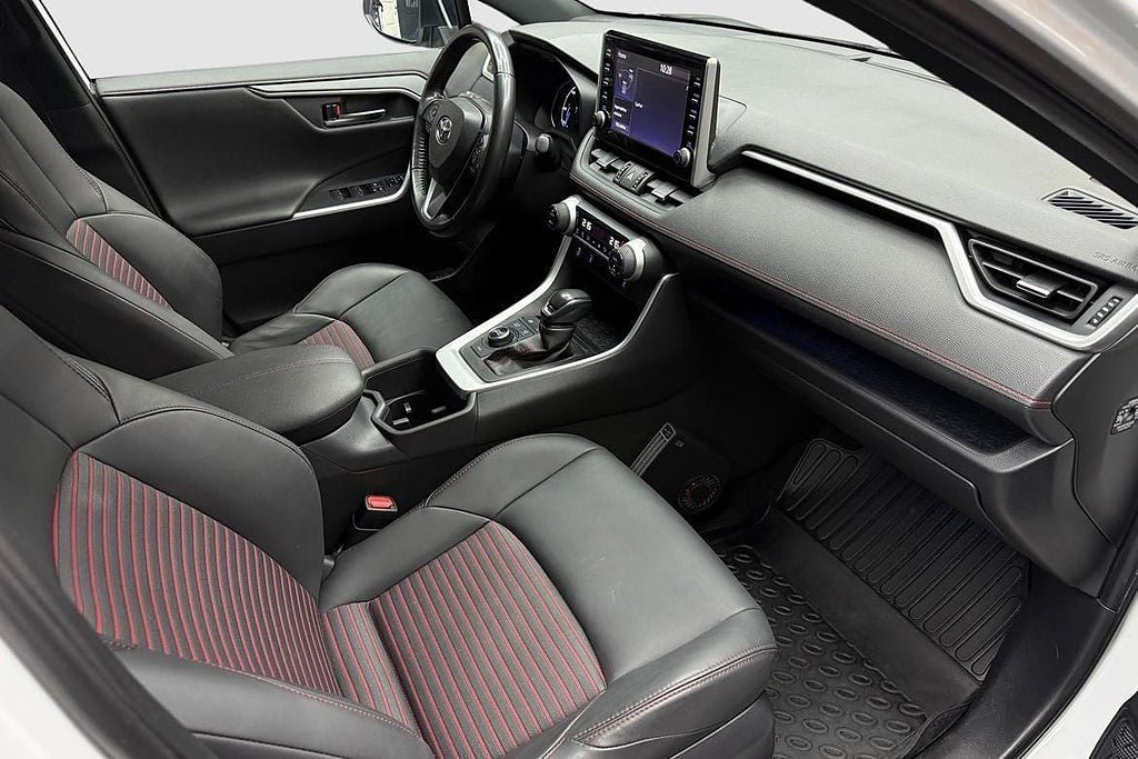 Vehicle Image 13