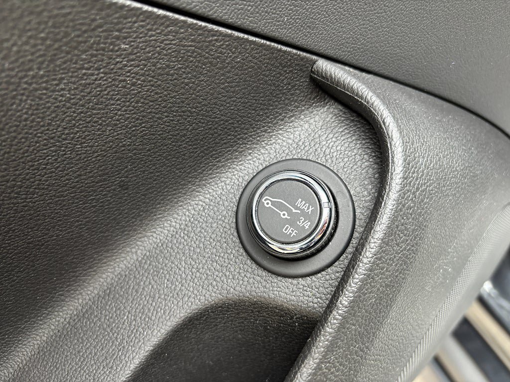 Vehicle Image 17
