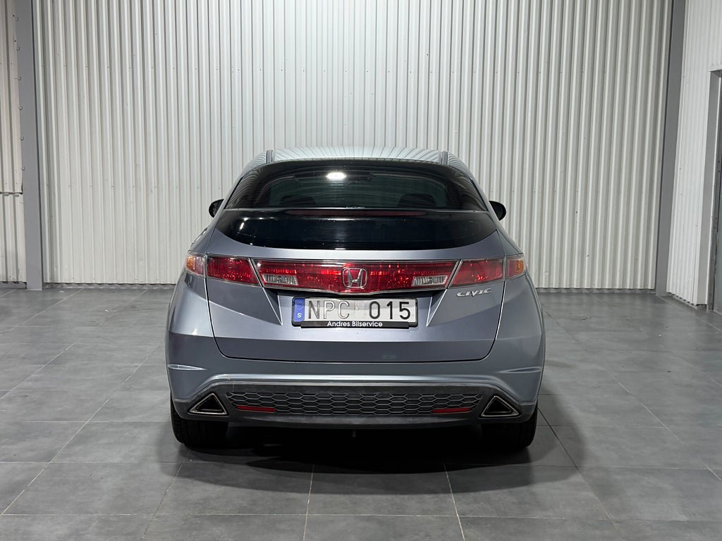 Vehicle Image 8