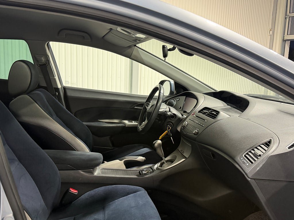 Vehicle Image 13