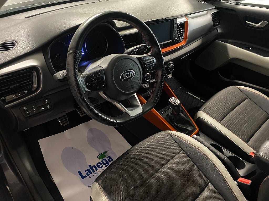 Vehicle Image 12