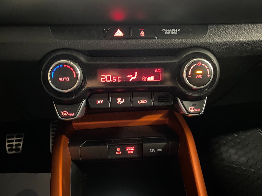 Vehicle Image 16