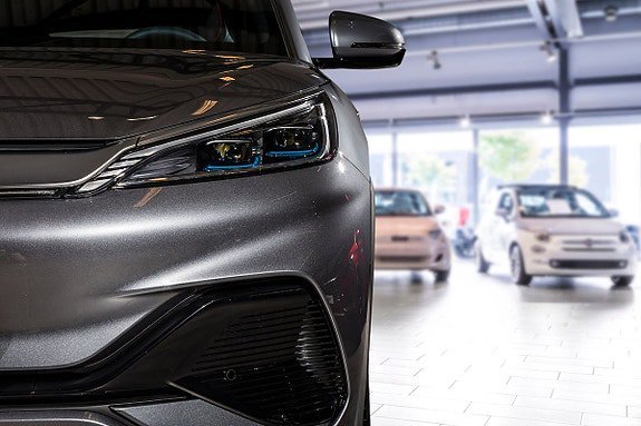 Vehicle Image 6