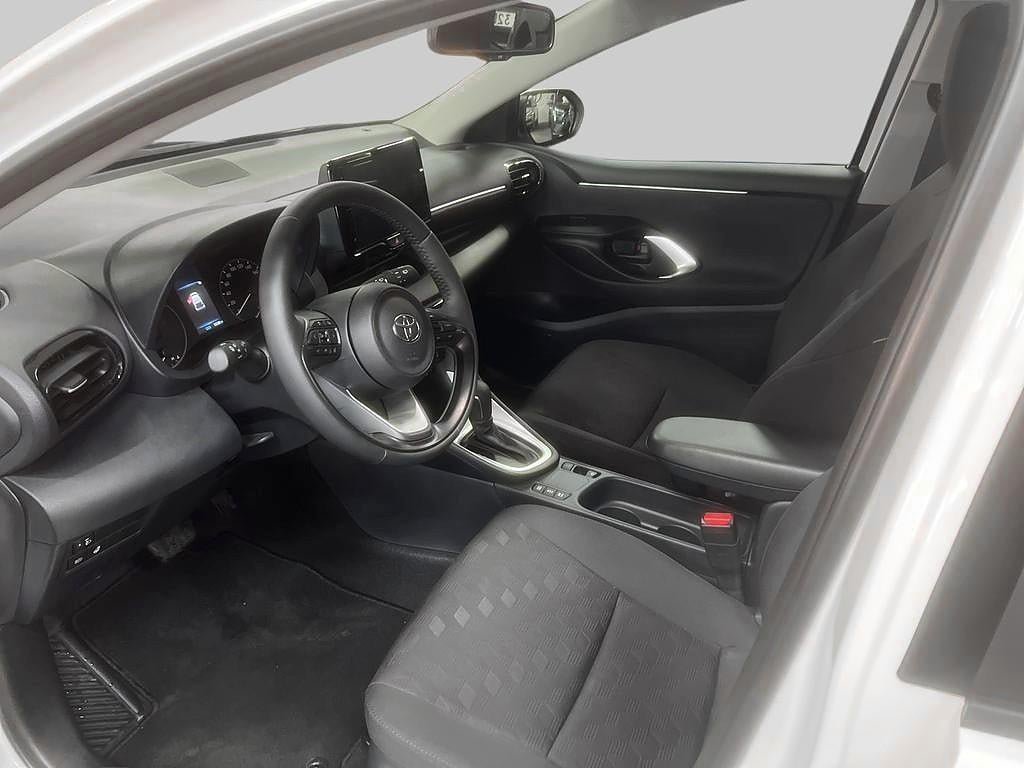 Vehicle Image 6