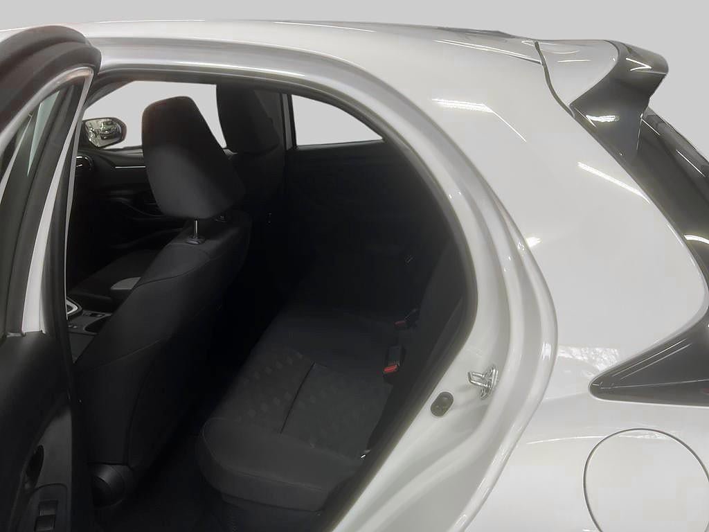 Vehicle Image 7