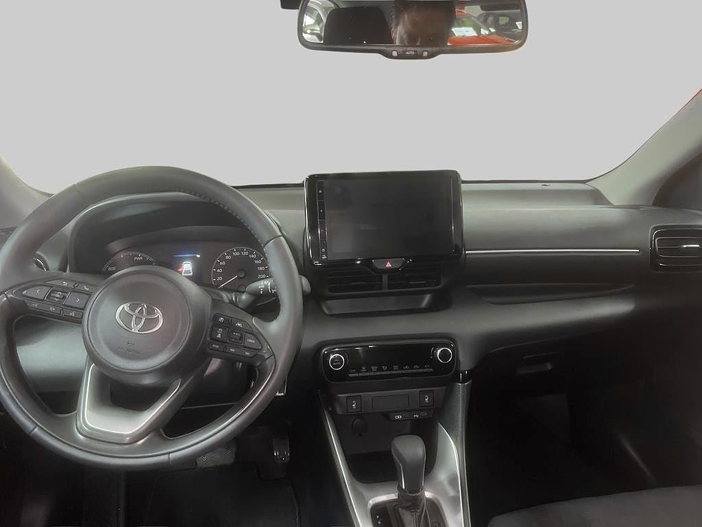 Vehicle Image 8