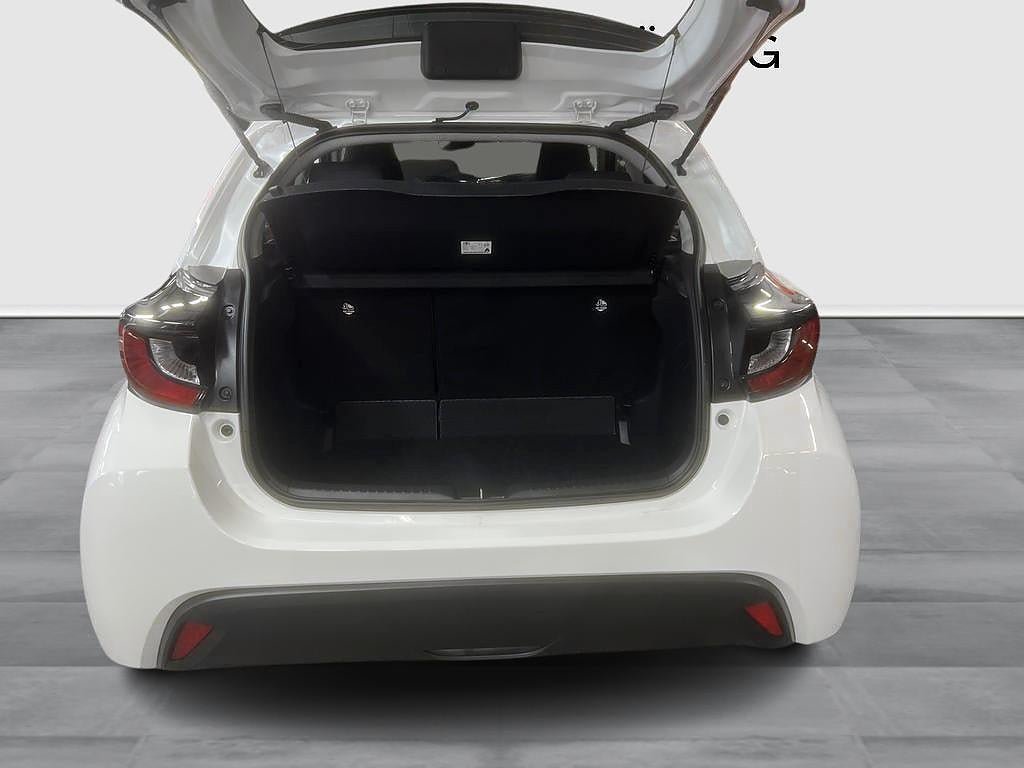 Vehicle Image 10