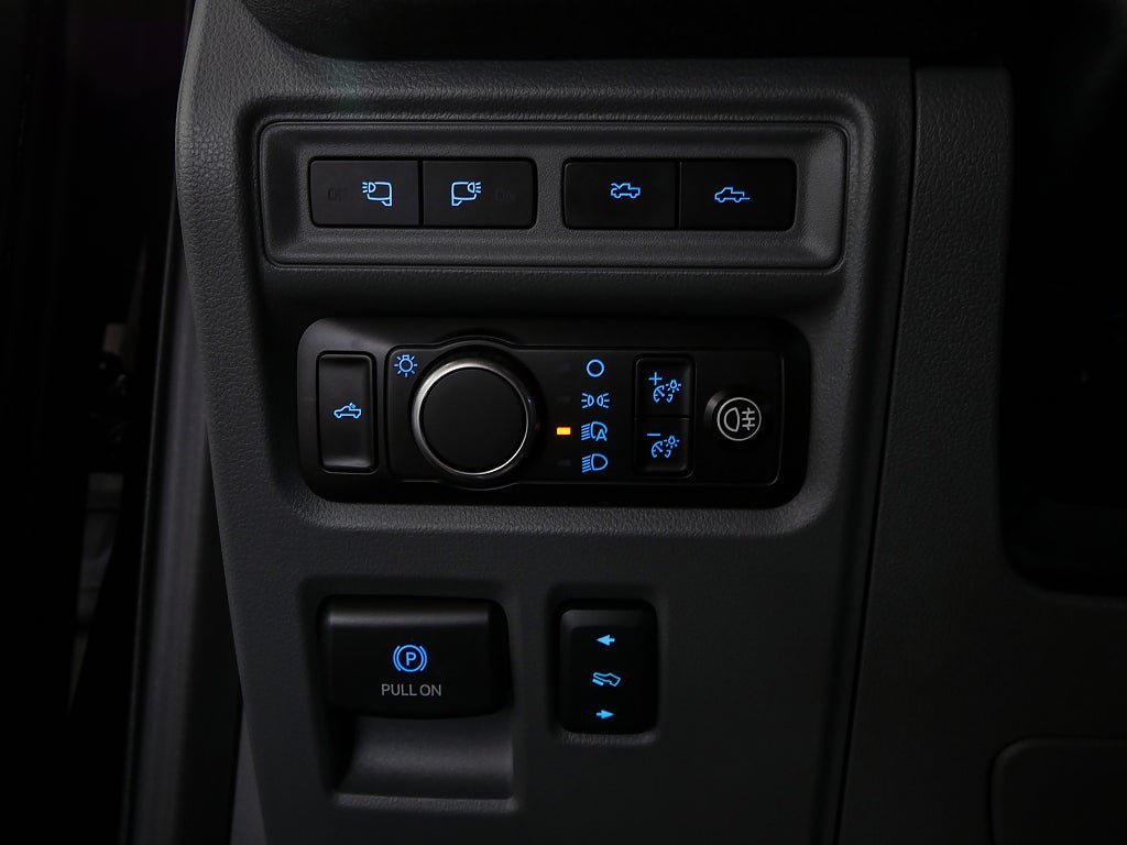 Vehicle Image 24