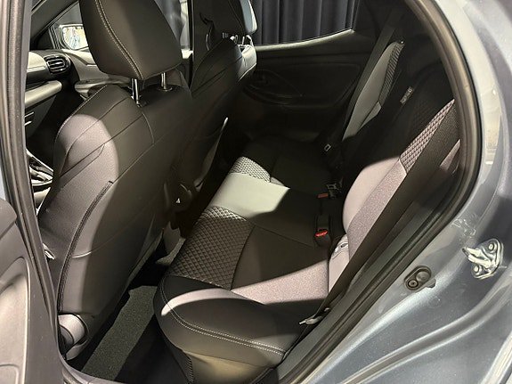 Vehicle Image 11