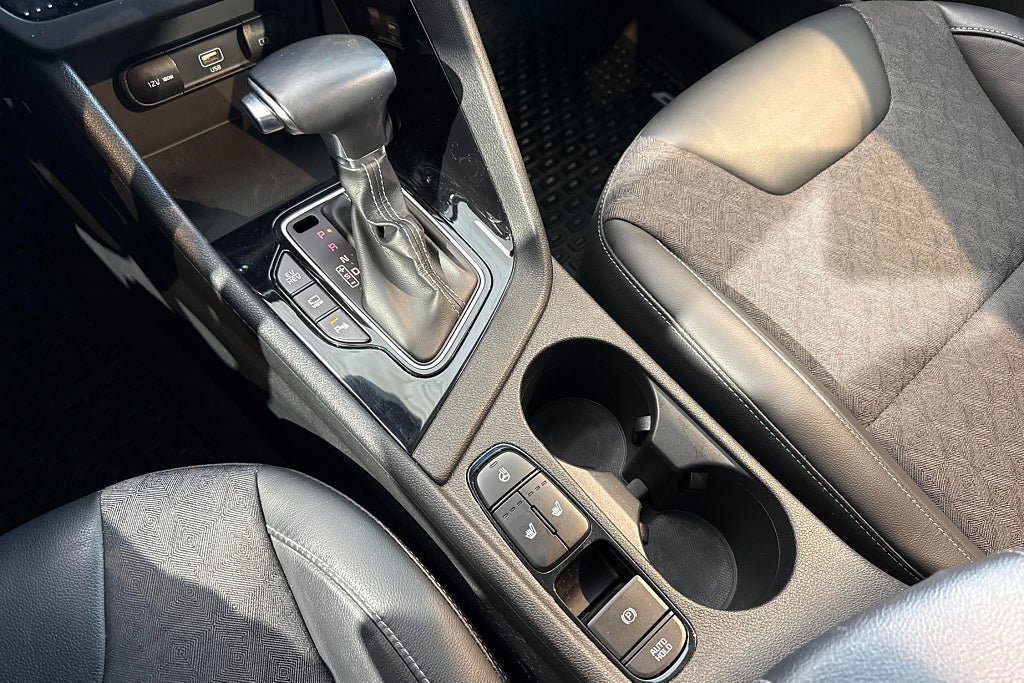 Vehicle Image 23