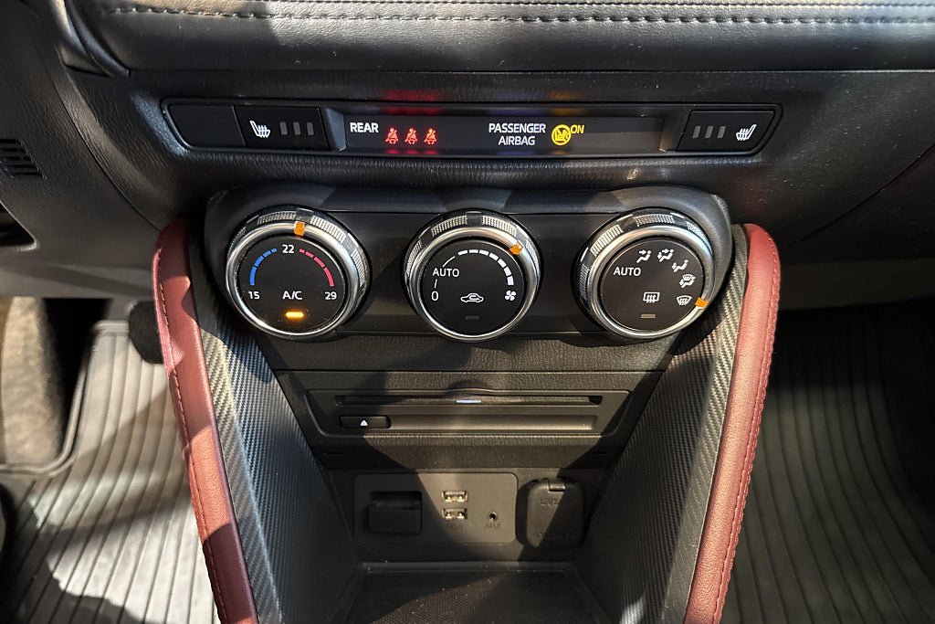 Vehicle Image 26