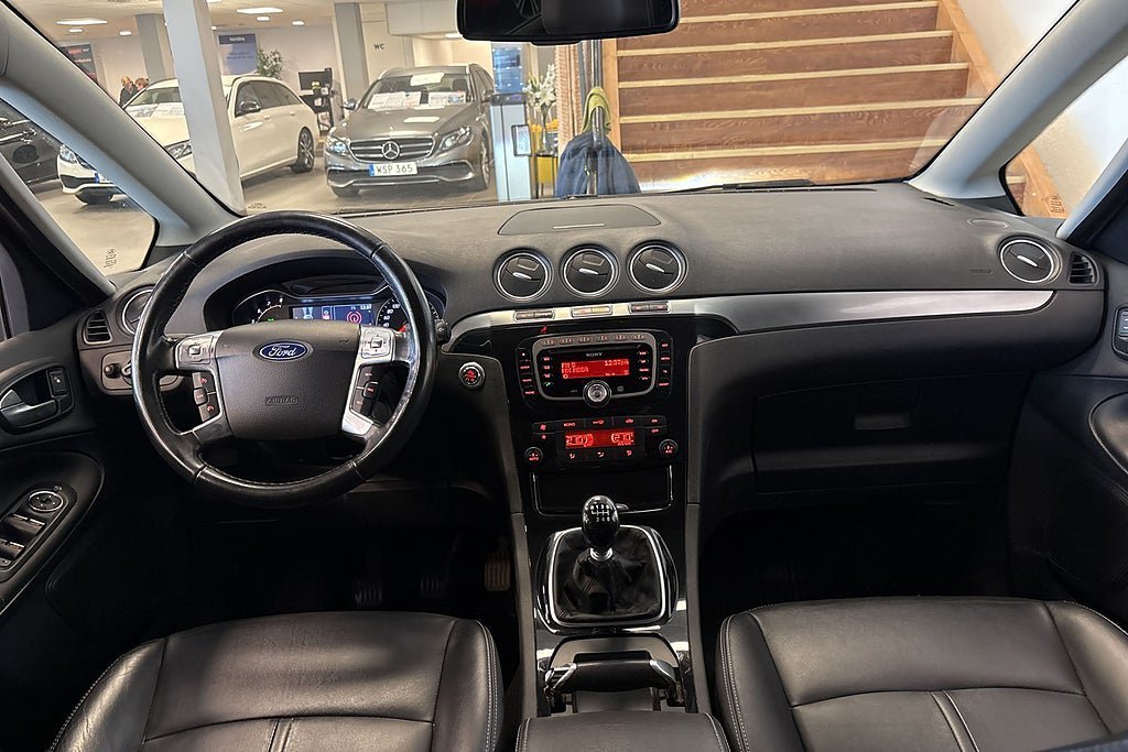 Vehicle Image 12
