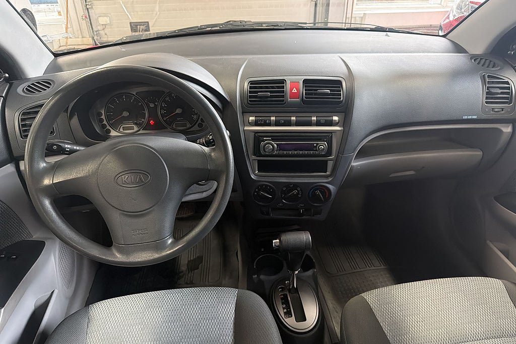 Vehicle Image 14