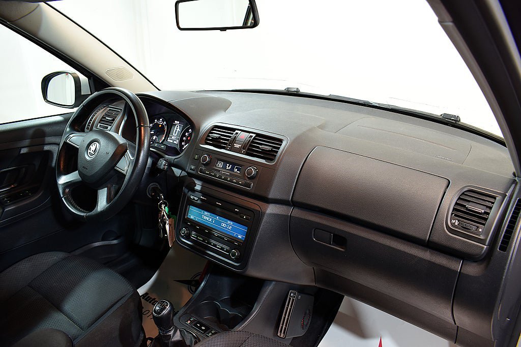 Vehicle Image 13