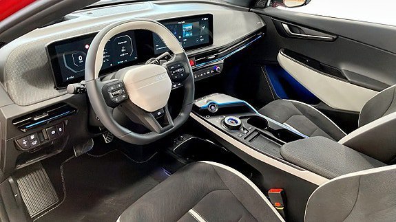 Vehicle Image 11