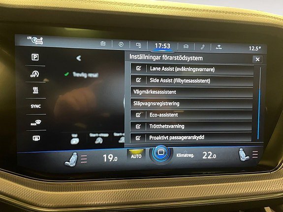Vehicle Image 26