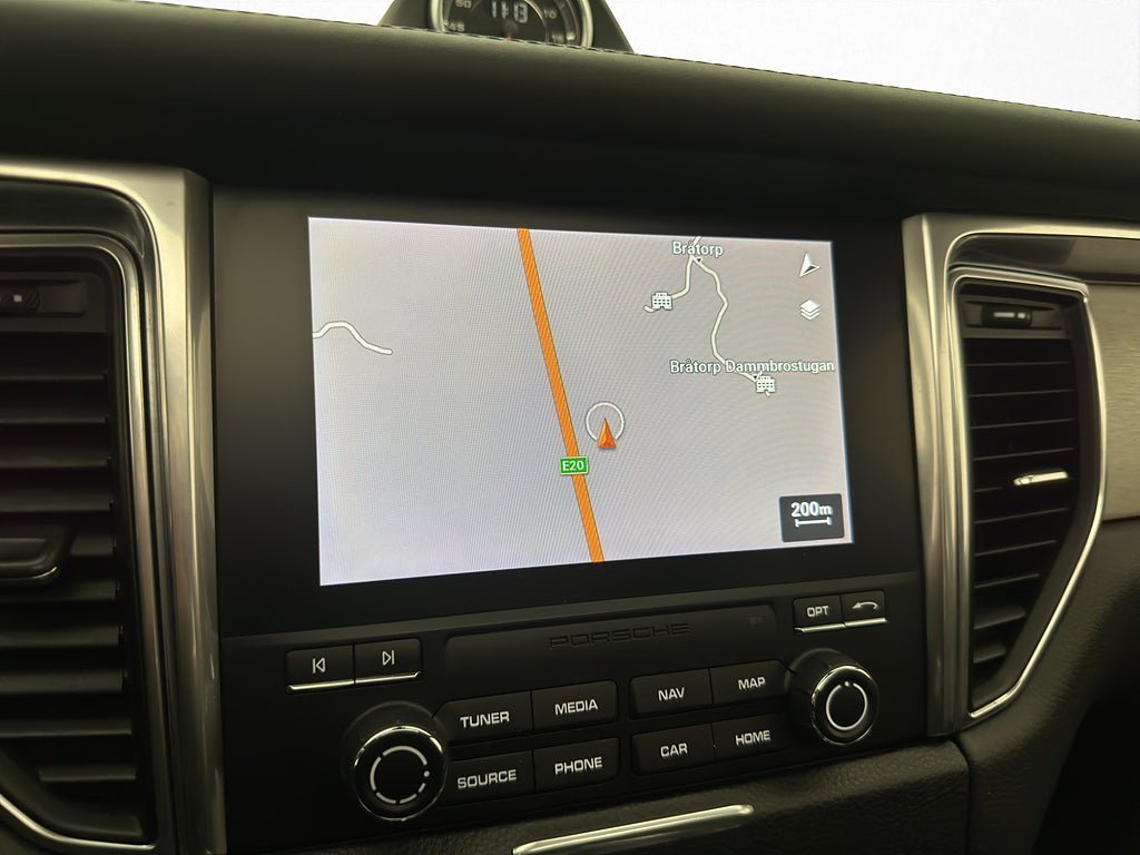 Vehicle Image 24