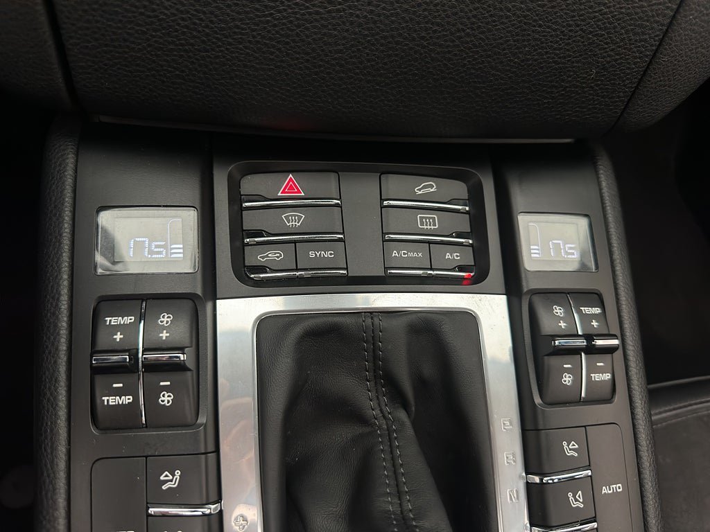 Vehicle Image 27