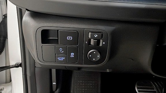 Vehicle Image 26