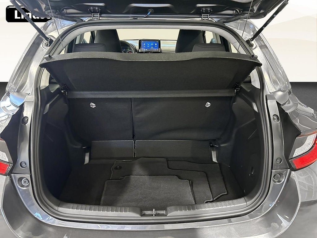 Vehicle Image 12