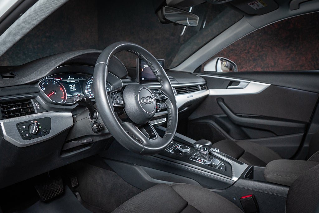 Vehicle Image 15