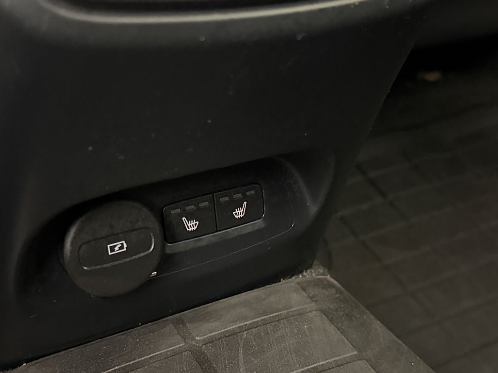 Vehicle Image 24