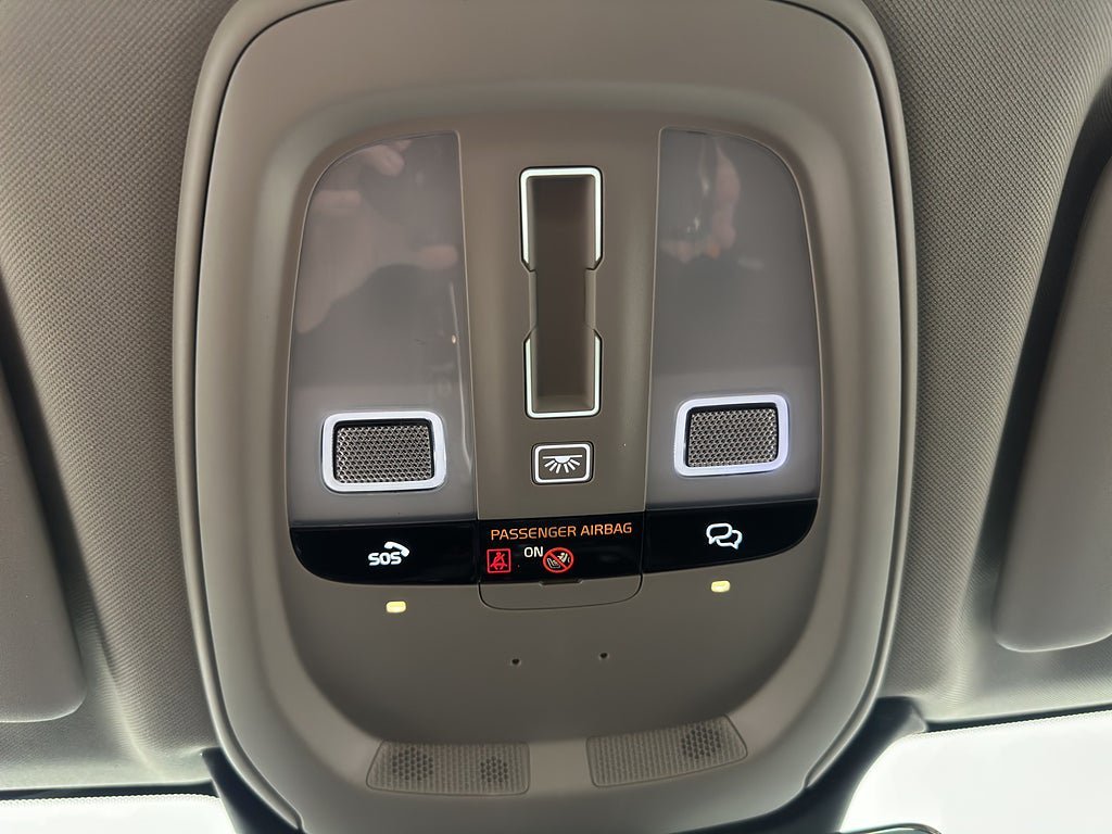 Vehicle Image 32