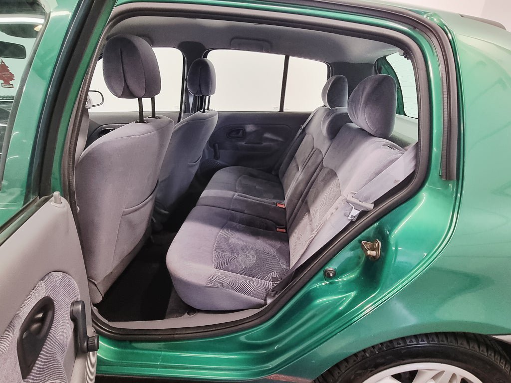 Vehicle Image 8