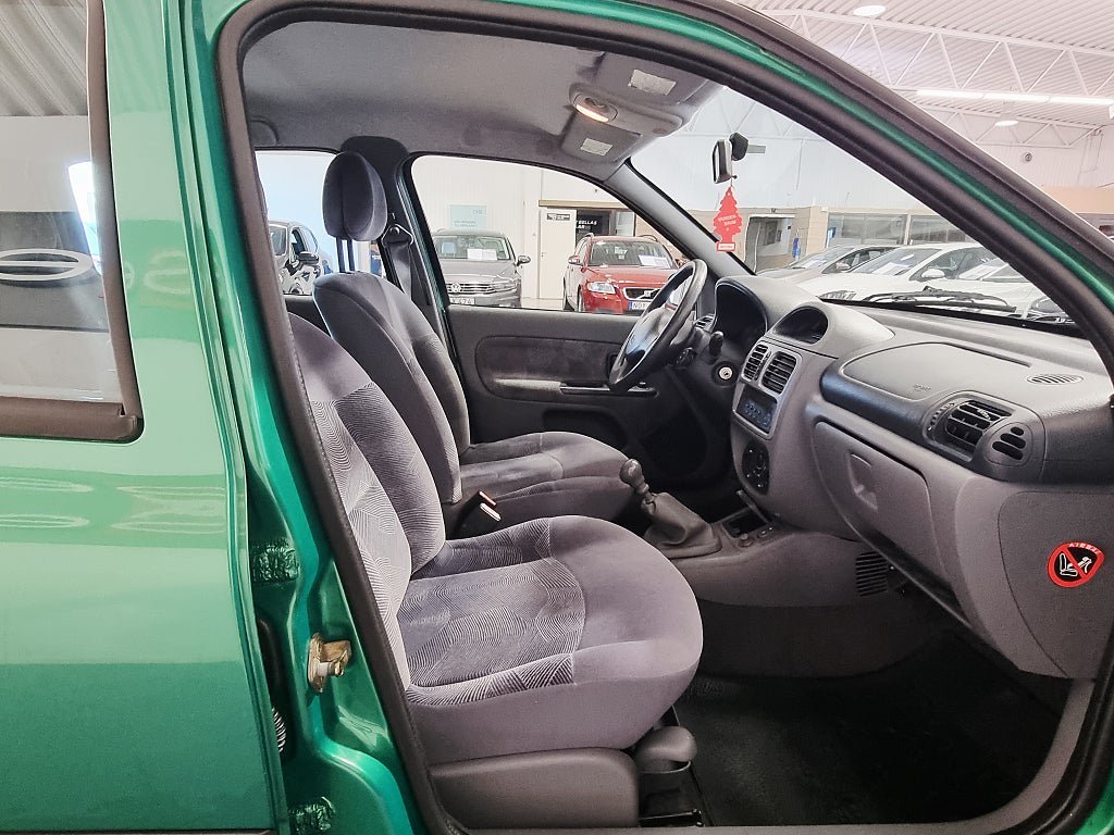 Vehicle Image 15