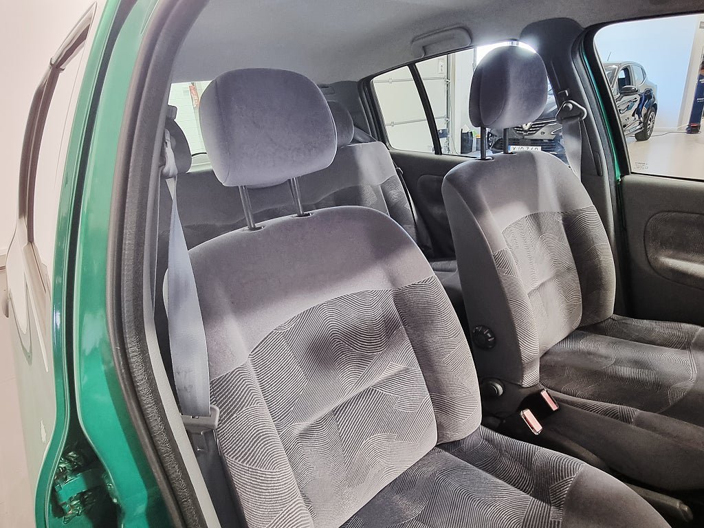 Vehicle Image 17