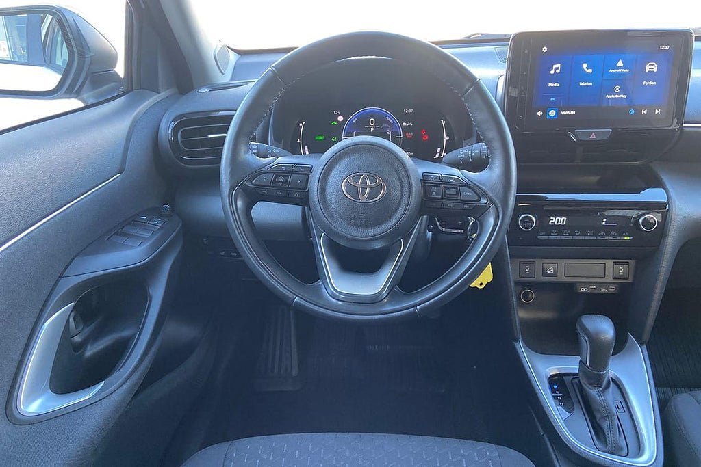 Vehicle Image 12