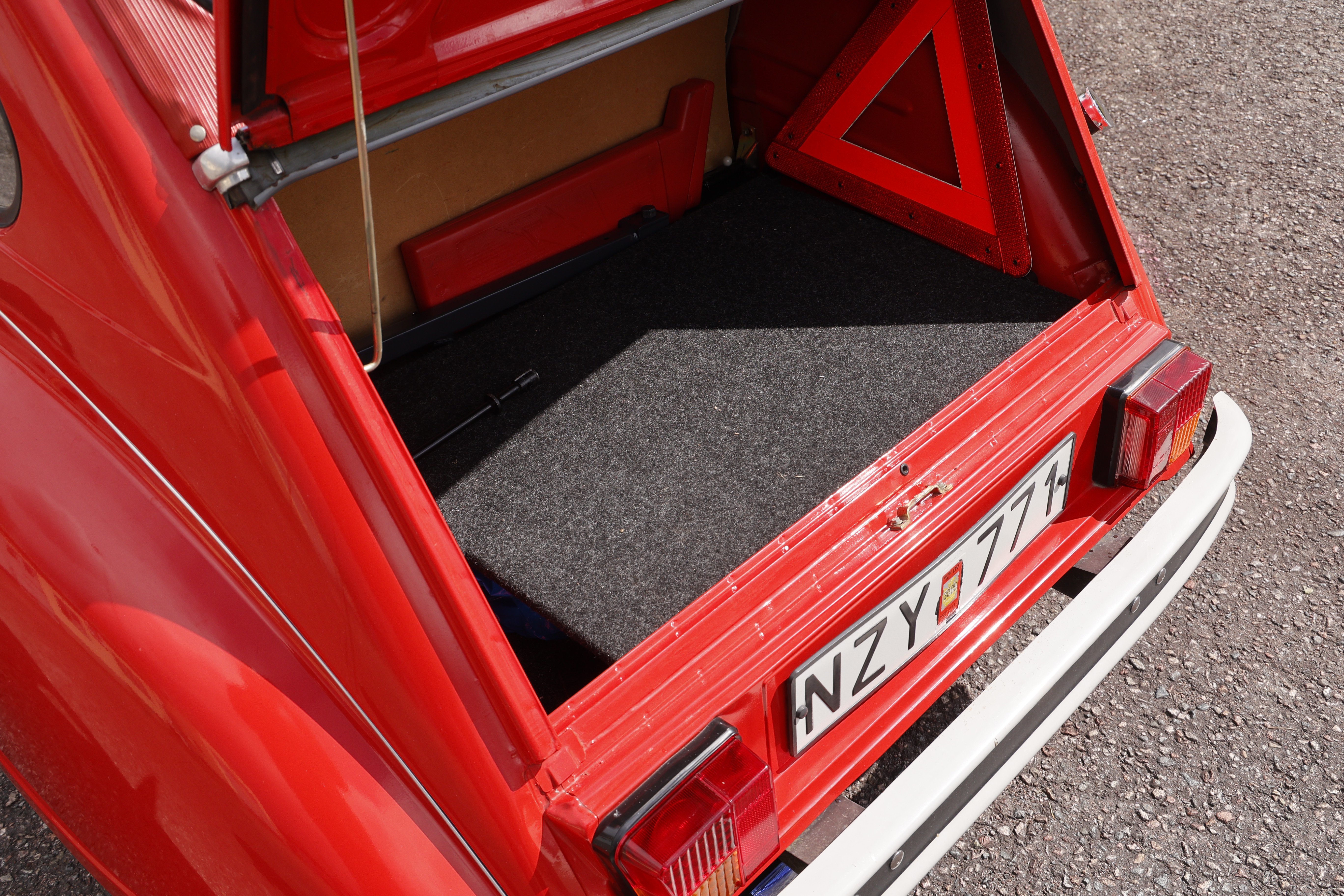 Vehicle Image 13