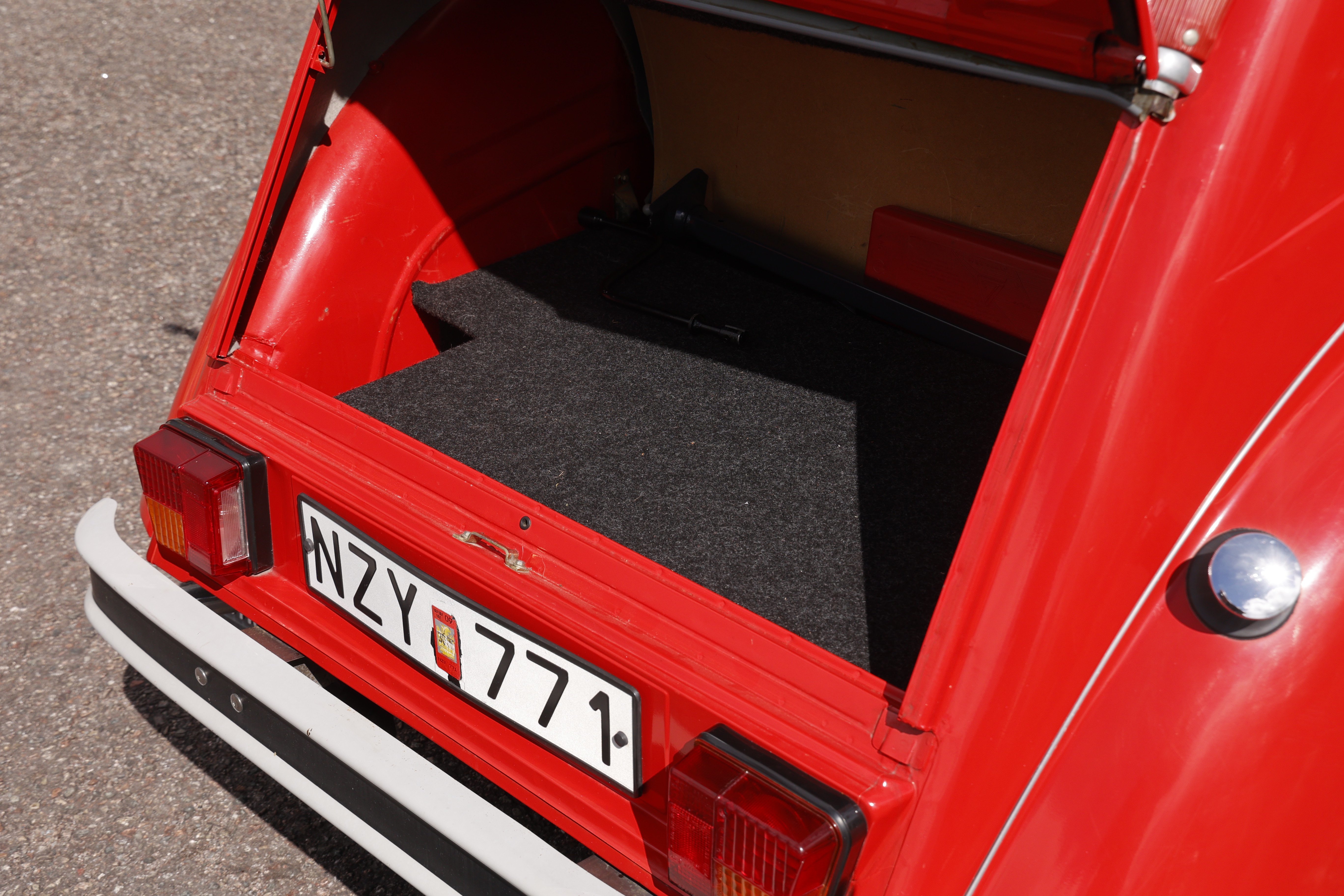 Vehicle Image 15