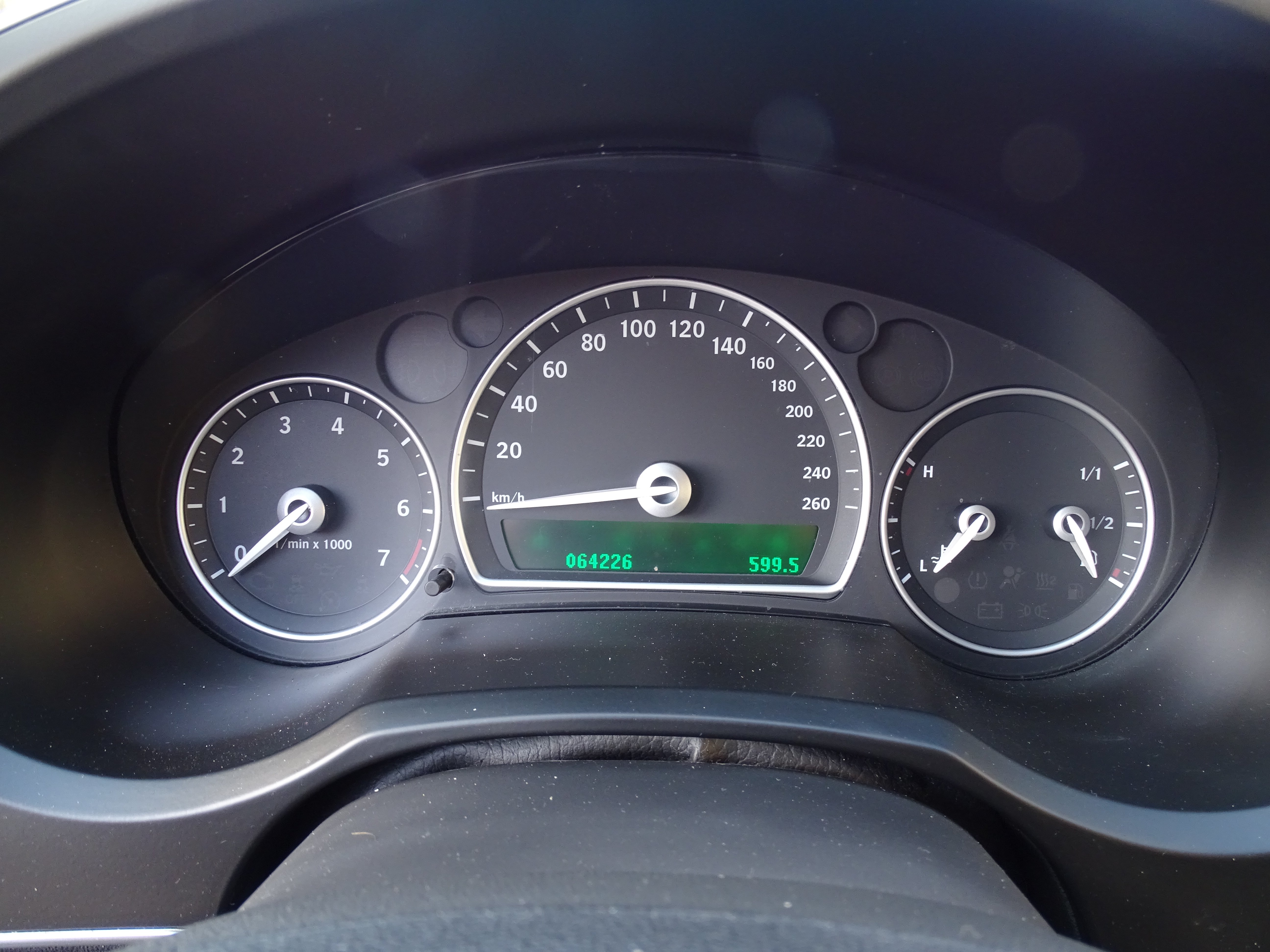 Vehicle Image 25