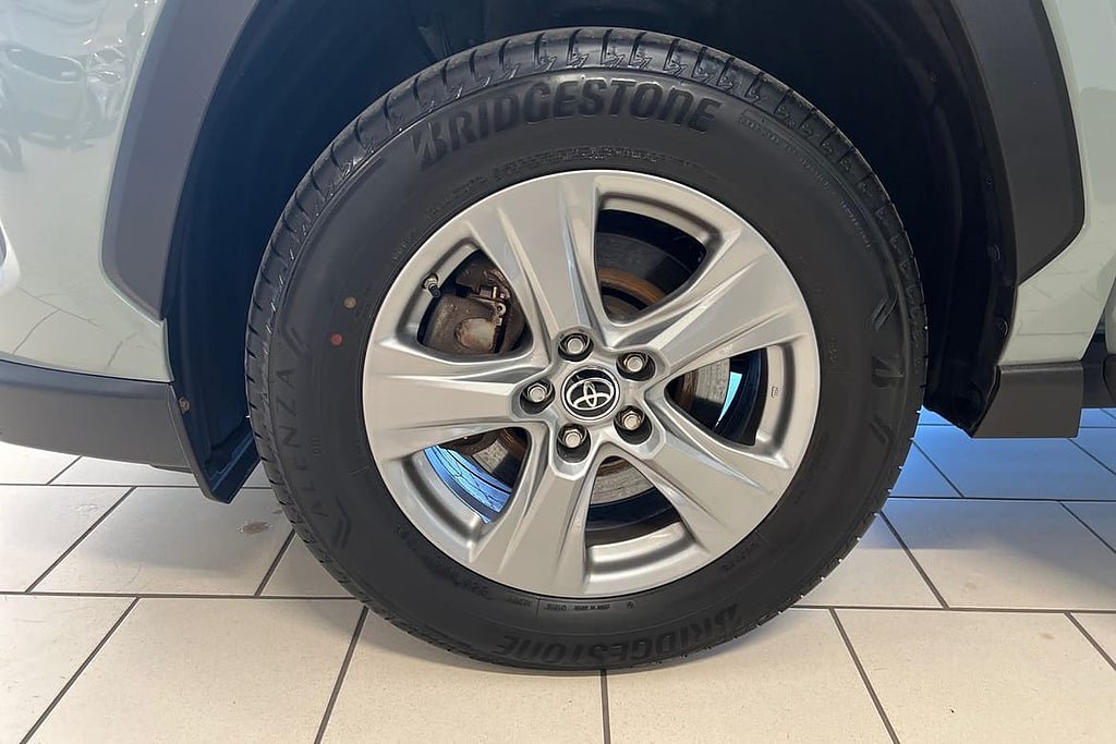 Vehicle Image 17