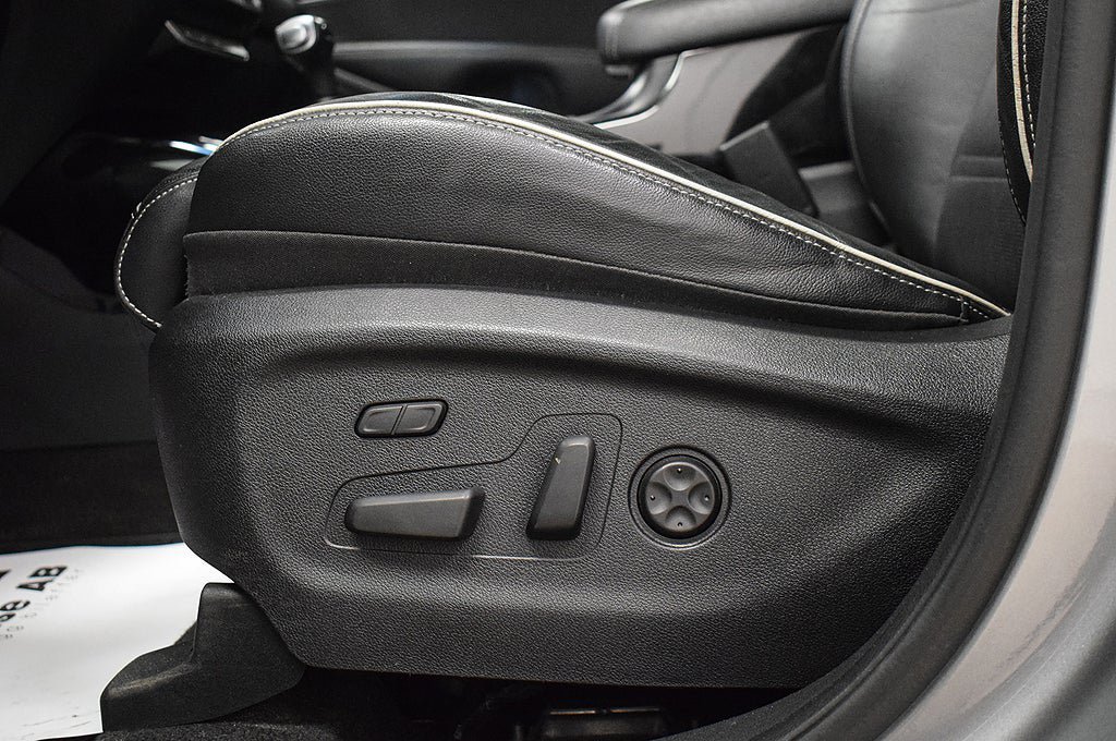 Vehicle Image 24