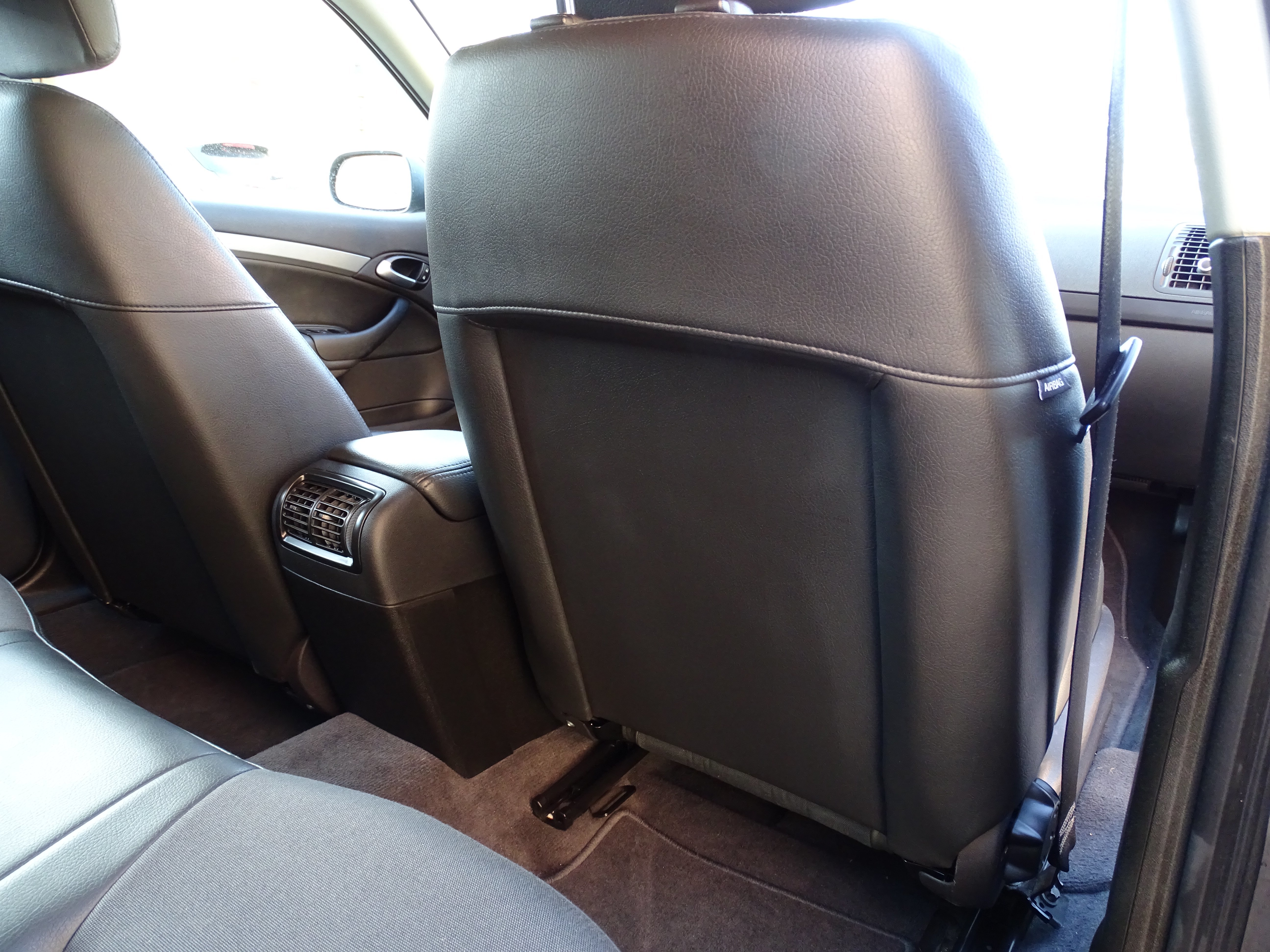 Vehicle Image 37