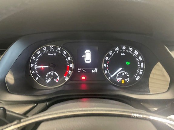 Vehicle Image 12