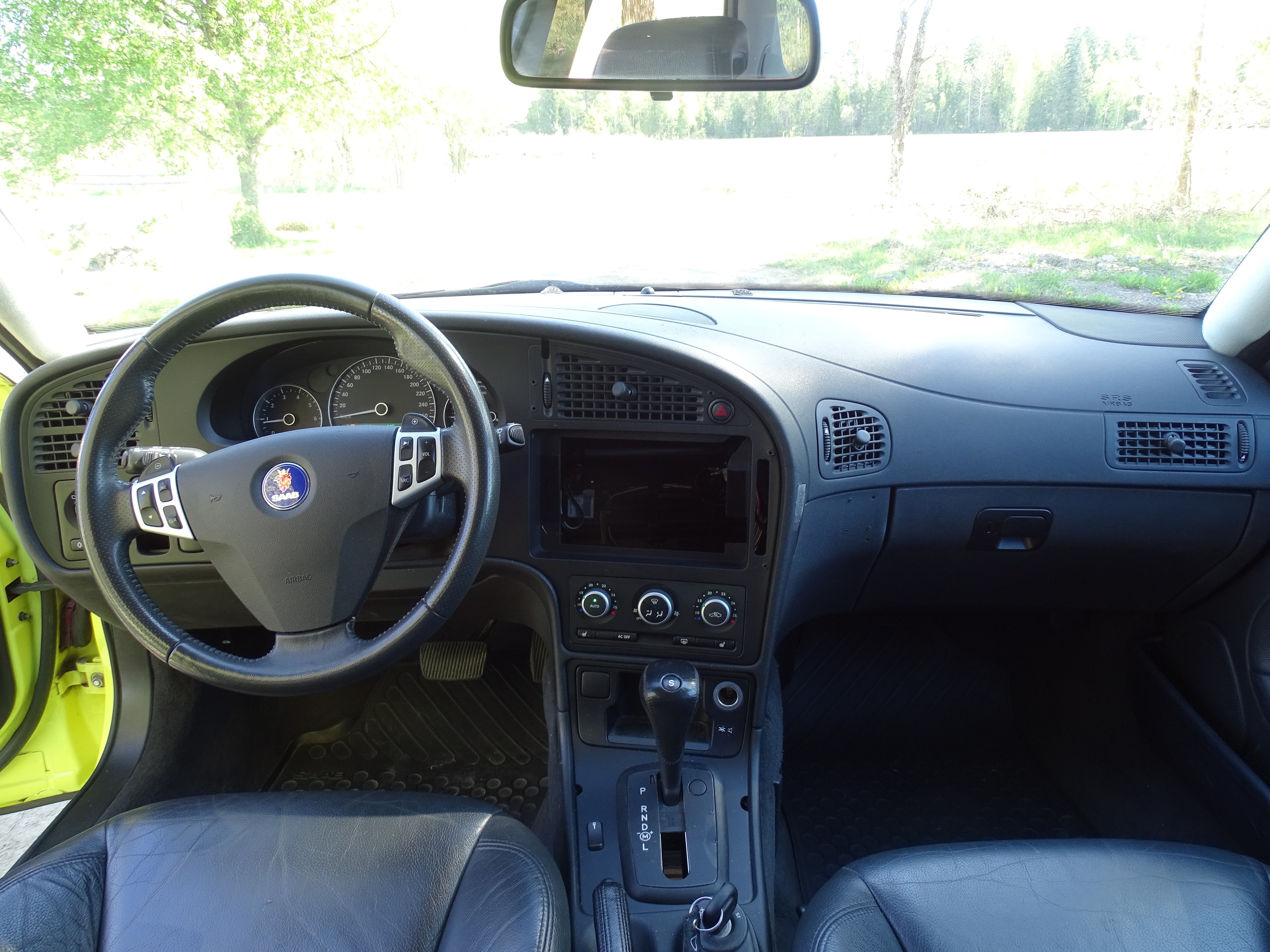 Vehicle Image 28